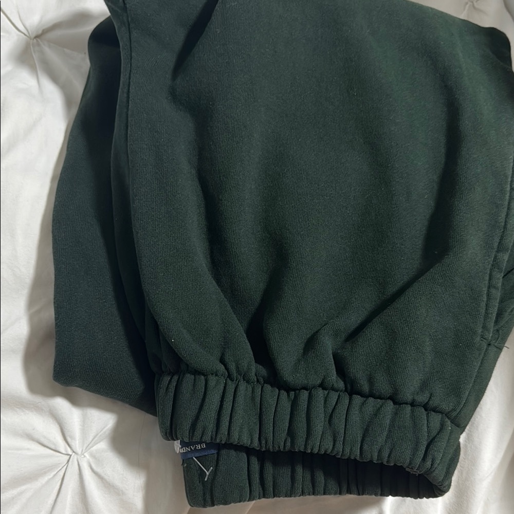 Women’s brandy melville green sweatpants